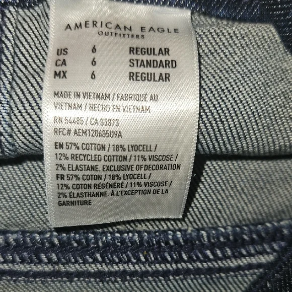 American Eagle Outfitters Relaxed Dark Blue Jeans (0048) - Picture 4 of 11